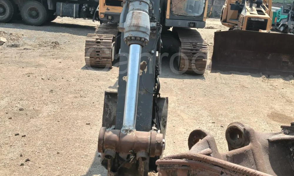 Volvo EC210B Excavator